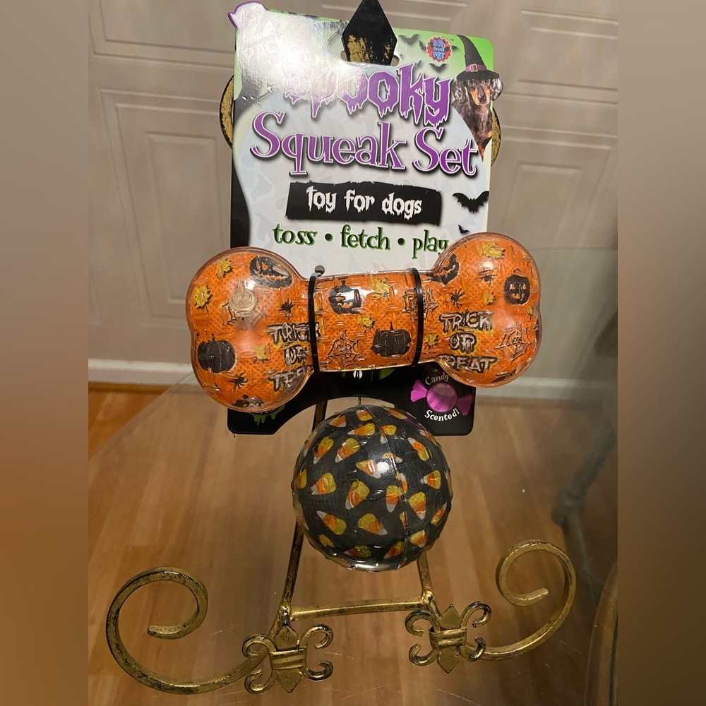 Bow wow Set Of  Ball & Bone  With Loud Squeaker  Set